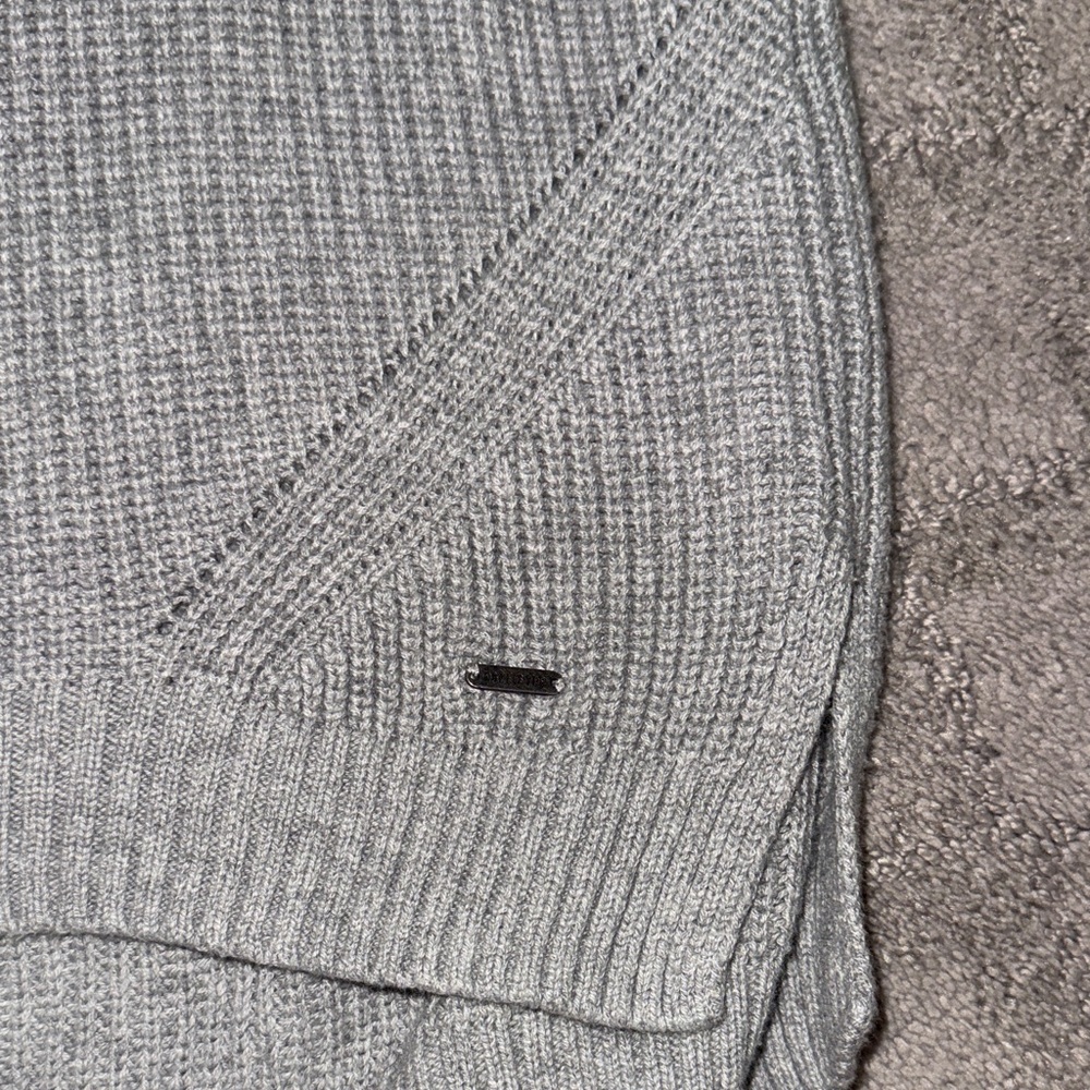 Hollister Women's Gray Crew Neck Sweater - Picture 3 of 3